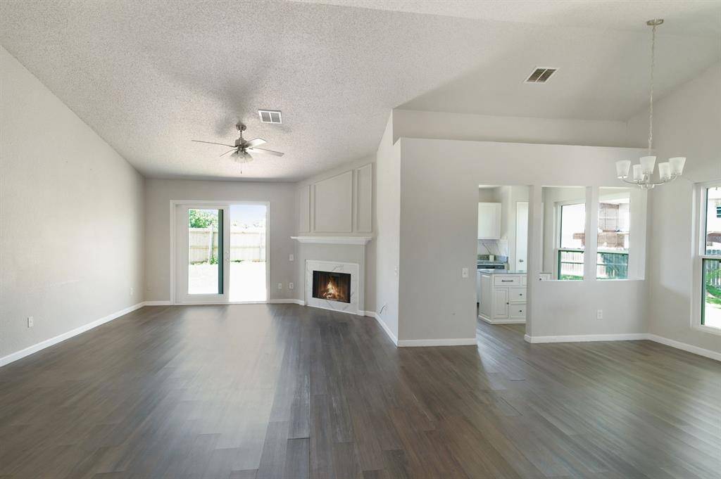 1019 Danforth Court, Arlington, TX 76017