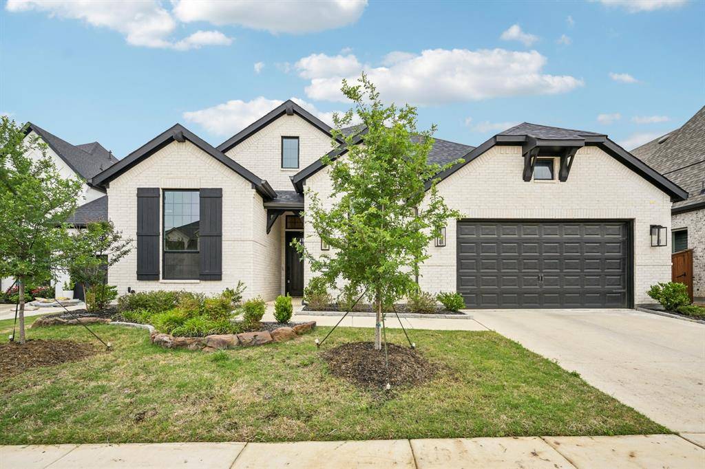 704 Colt Drive, Aubrey, TX 76227