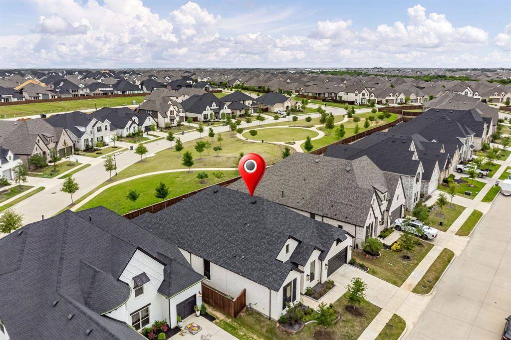 704 Colt Drive, Aubrey, TX 76227