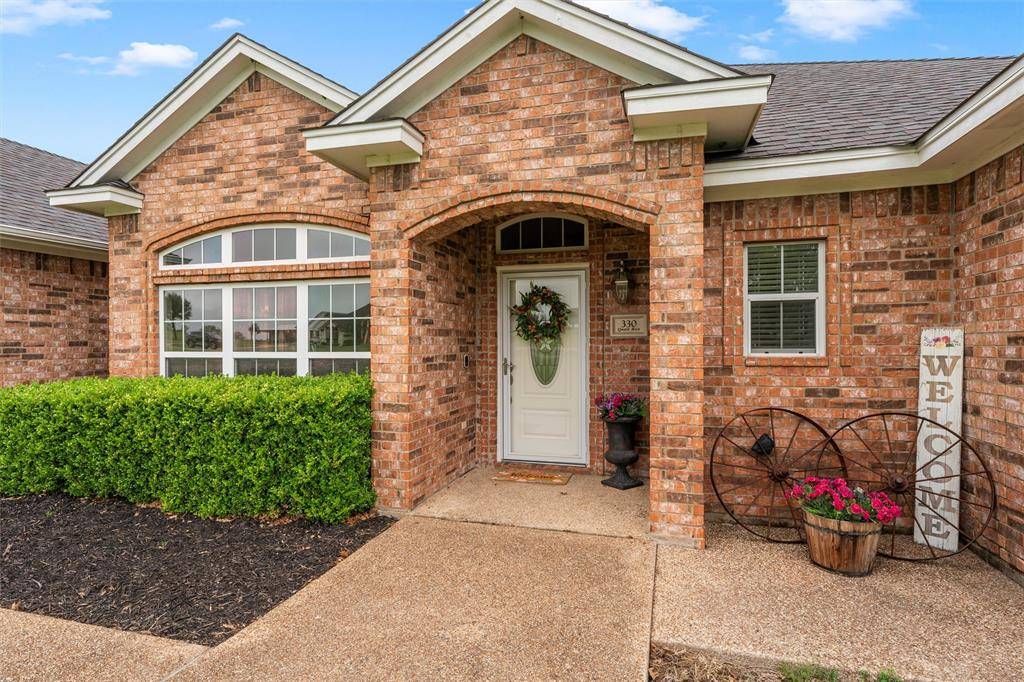 330 N Quail Run Drive, West, TX 76691
