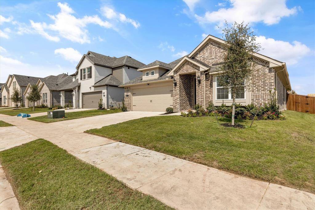 324 Amenduni Lane, Anna, TX 75409