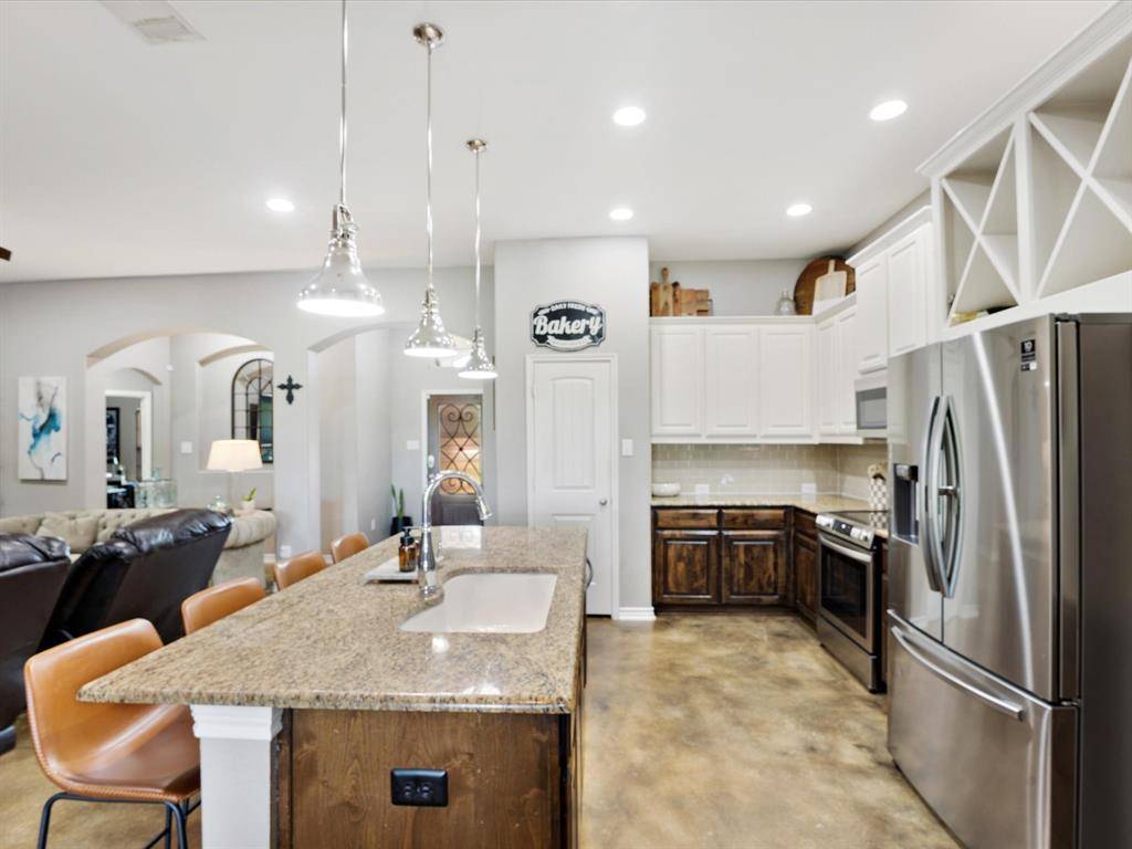 111 Petes Court, Ponder, TX 76259