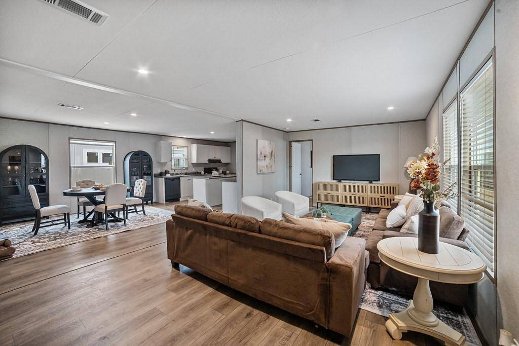 2013 Buffet Way, Poolville, TX 76487