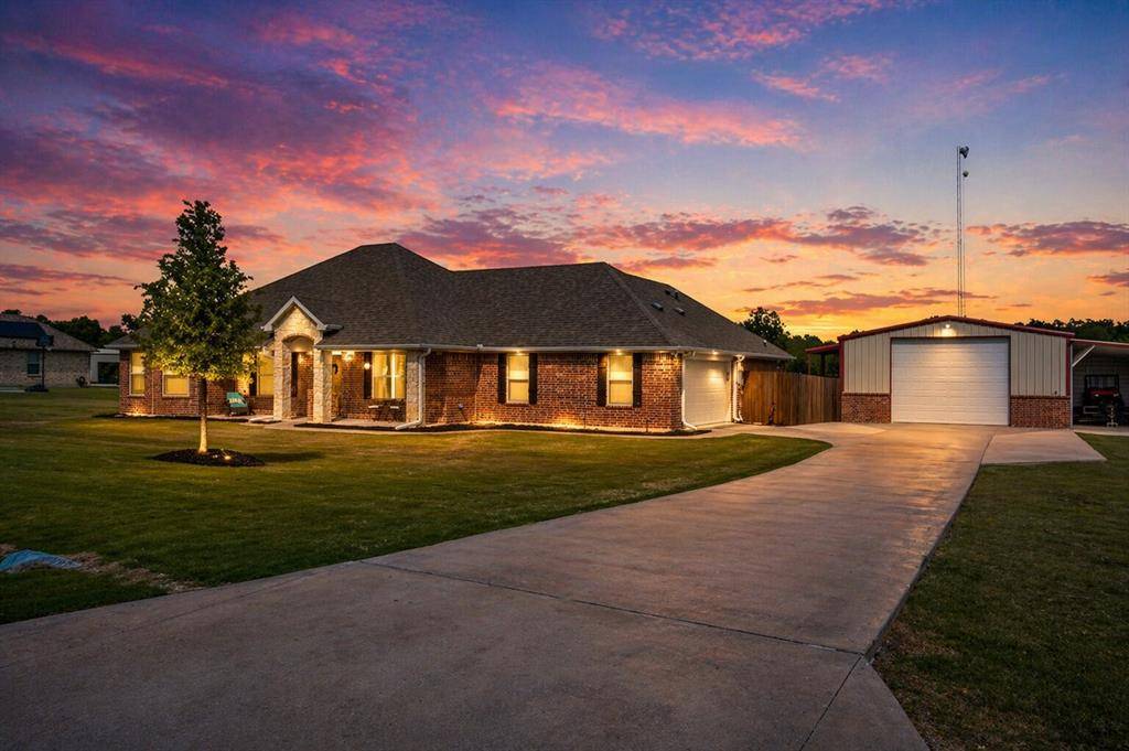 940 Lester Burt Road, Farmersville, TX 75442