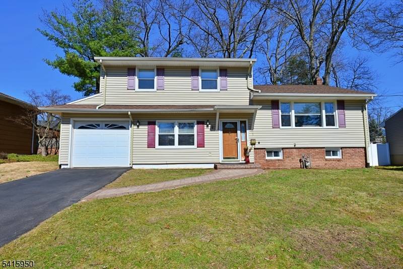 7 Robin Rd, Fanwood Boro, NJ 07023