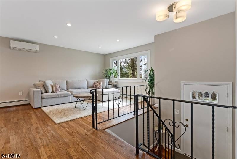 7 Pamela Dr, Randolph Twp., NJ 07869