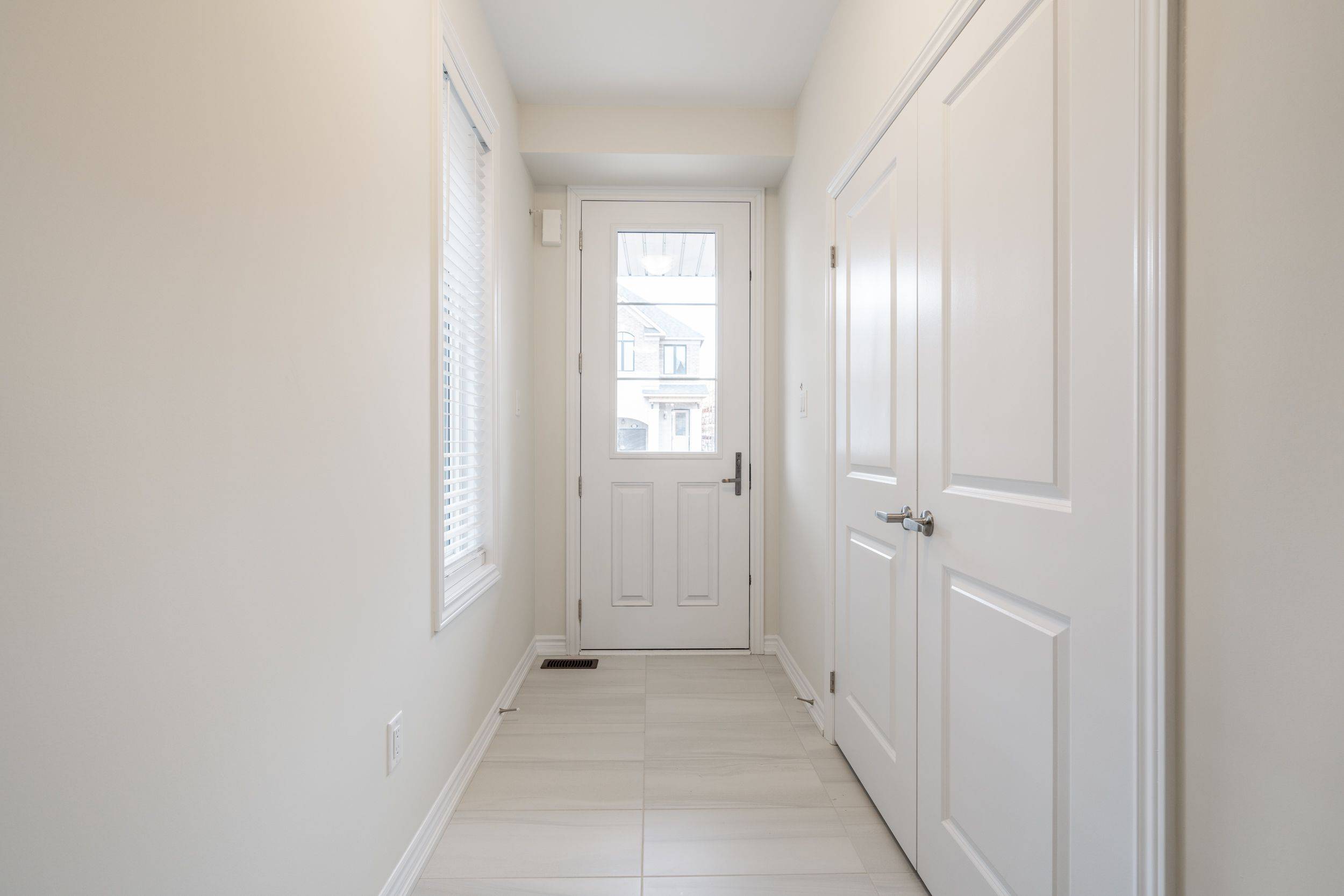 1426 Almonte DR, Burlington, ON L7P 0V8