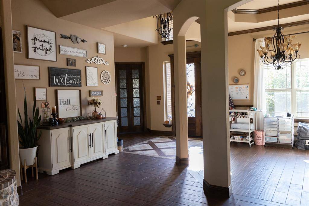 108 Oak Creek Drive, Springtown, TX 76082