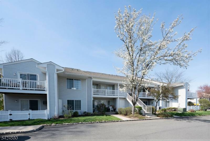 26 Larkspur Ct #26, Bedminster Twp., NJ 07921