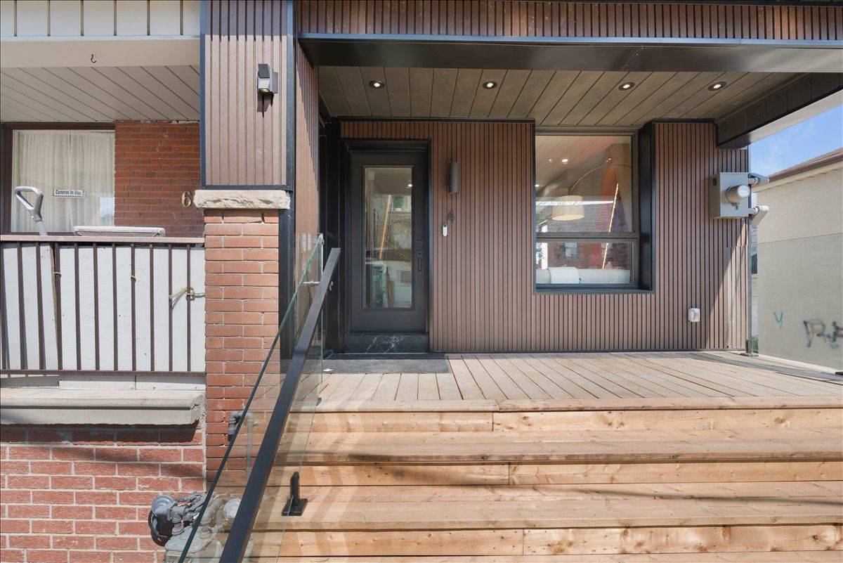 4 Ernest AVE, Toronto W02, ON M6P 3M5