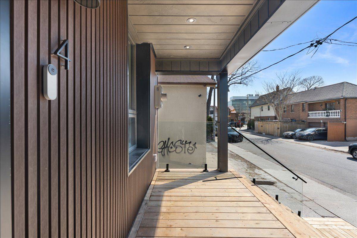 4 Ernest AVE, Toronto W02, ON M6P 3M5
