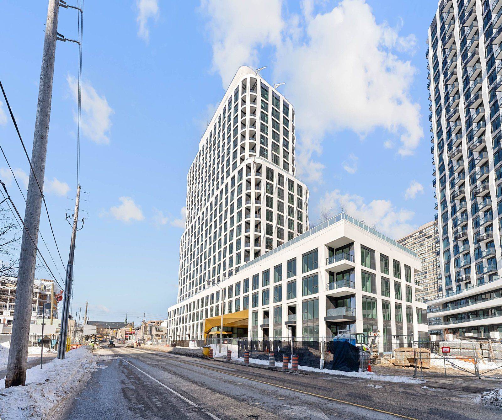 25 Cordova AVE #413, Toronto W08, ON M9A 0E5