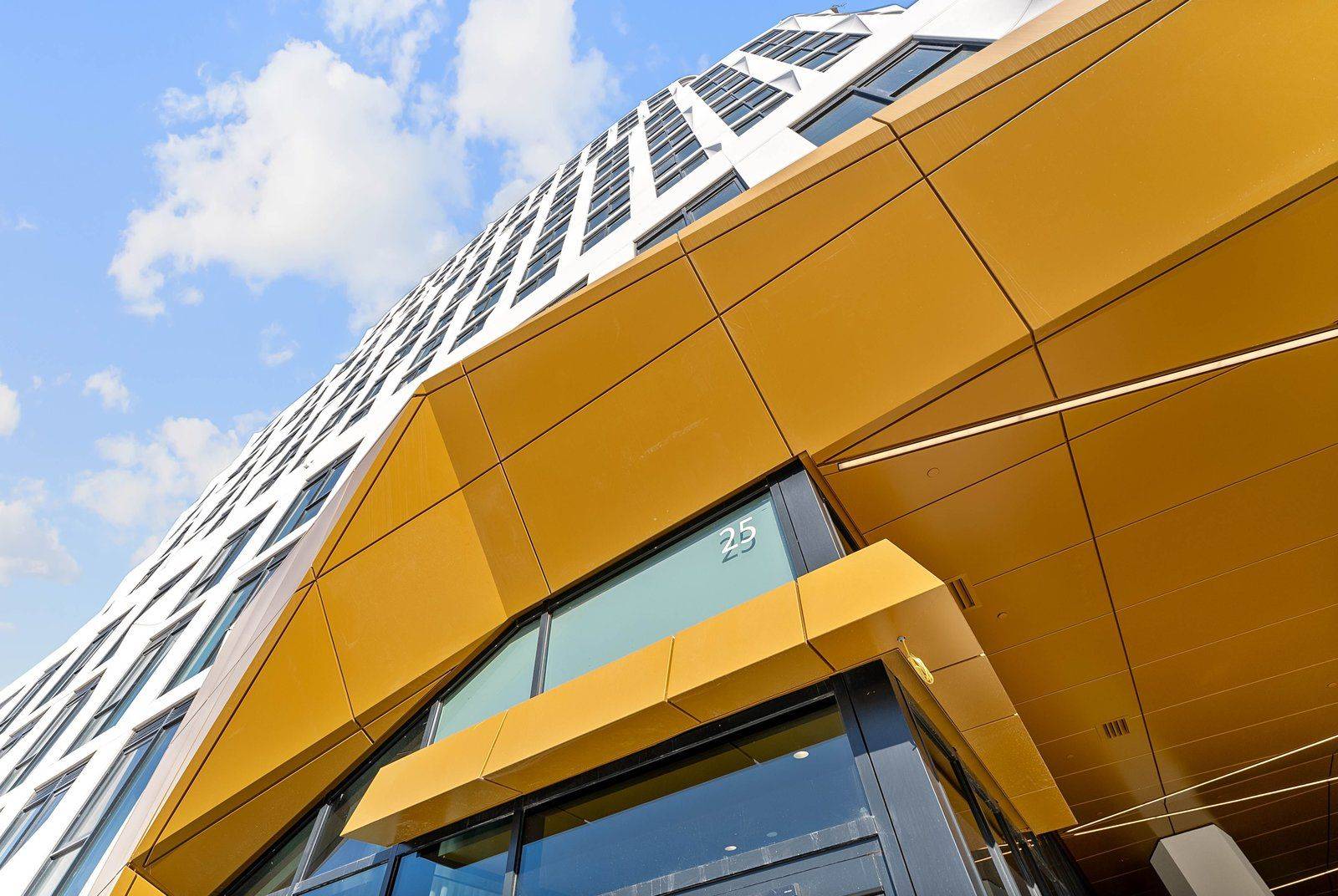 25 Cordova AVE #413, Toronto W08, ON M9A 0E5