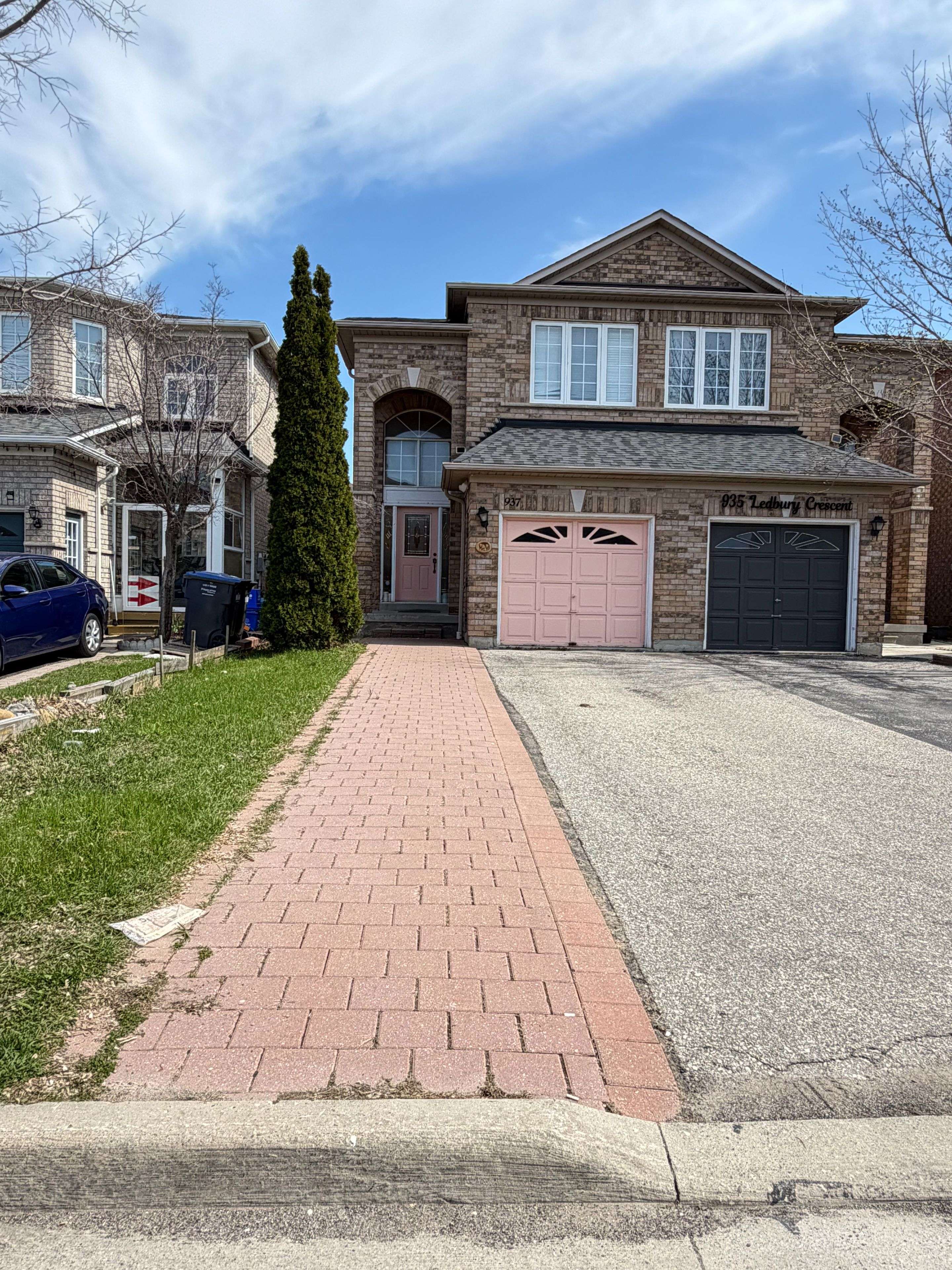 937 Ledbury CRES, Mississauga, ON L5V 2R3