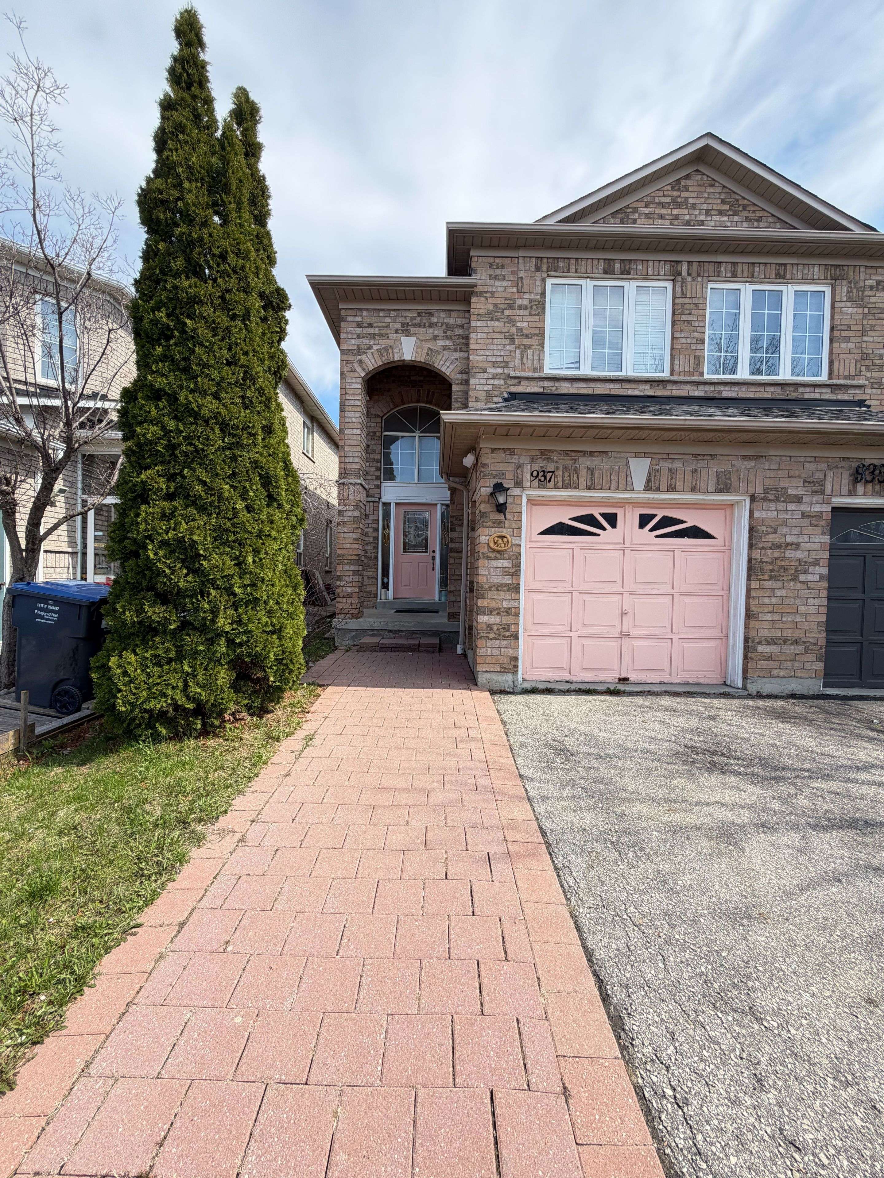 937 Ledbury CRES, Mississauga, ON L5V 2R3