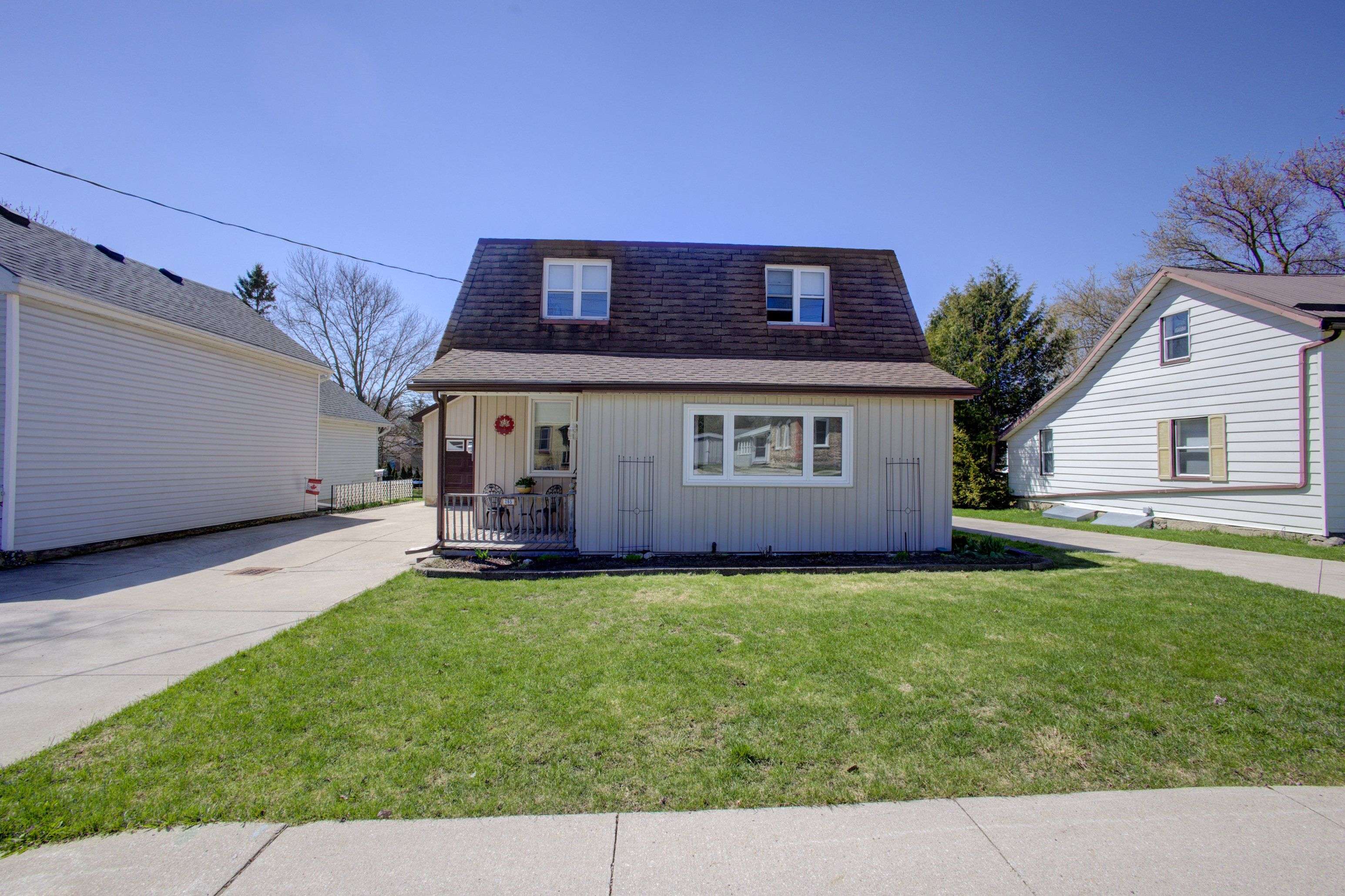 265 James ST, Minto, ON N0G 2P0