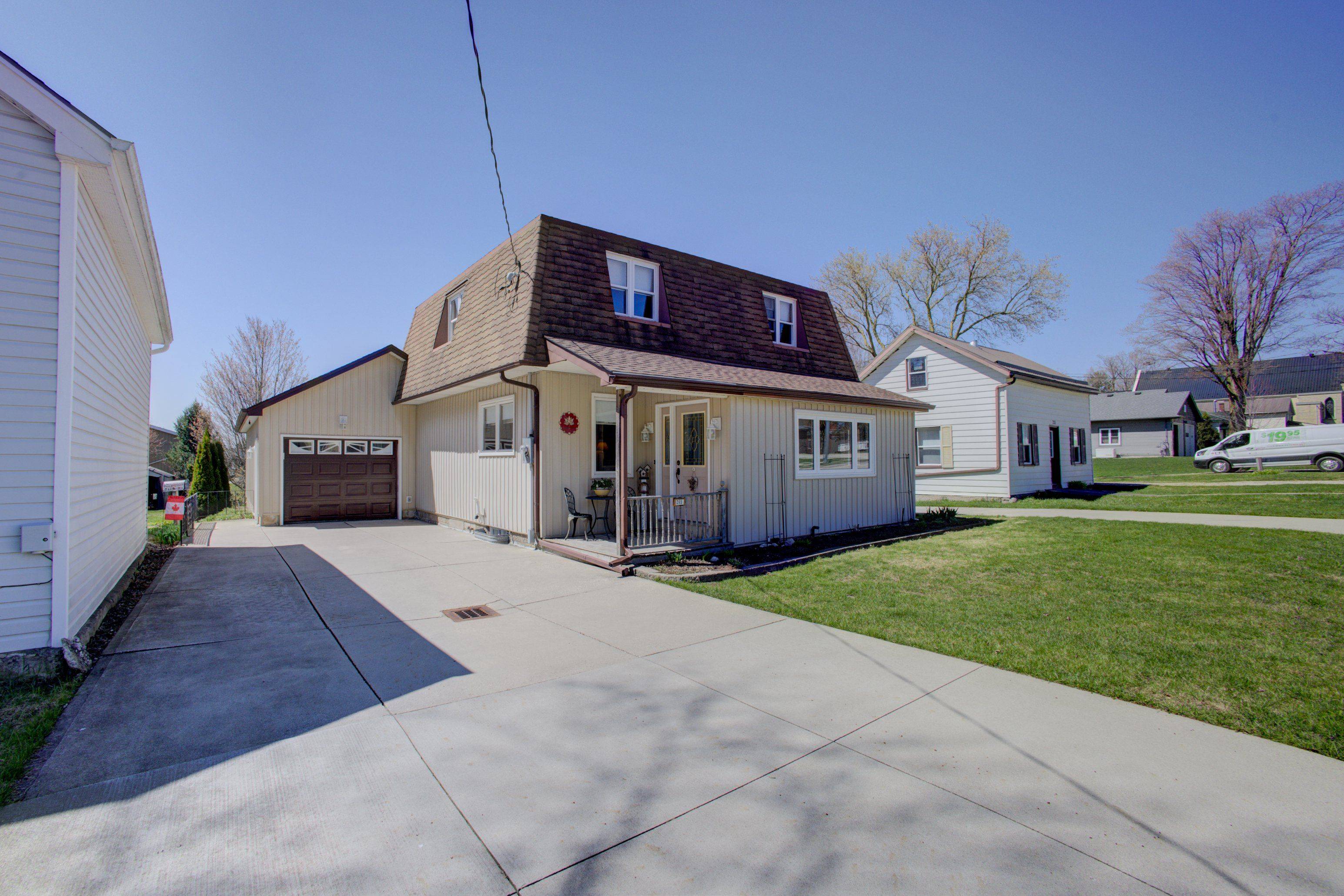 265 James ST, Minto, ON N0G 2P0