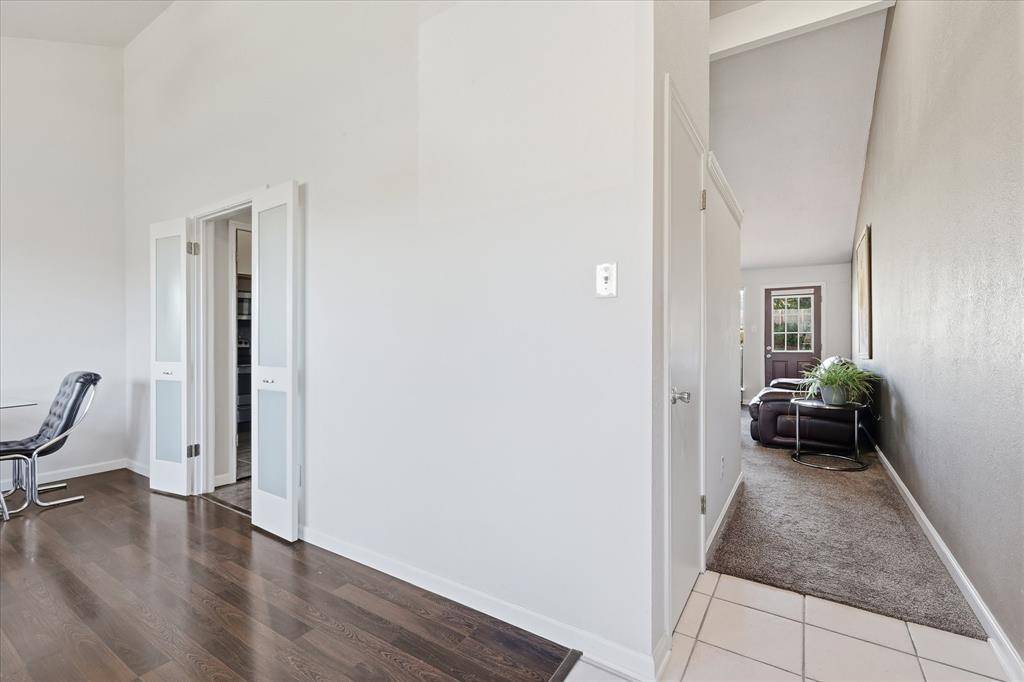 102 Gray Oak Court, Euless, TX 76039