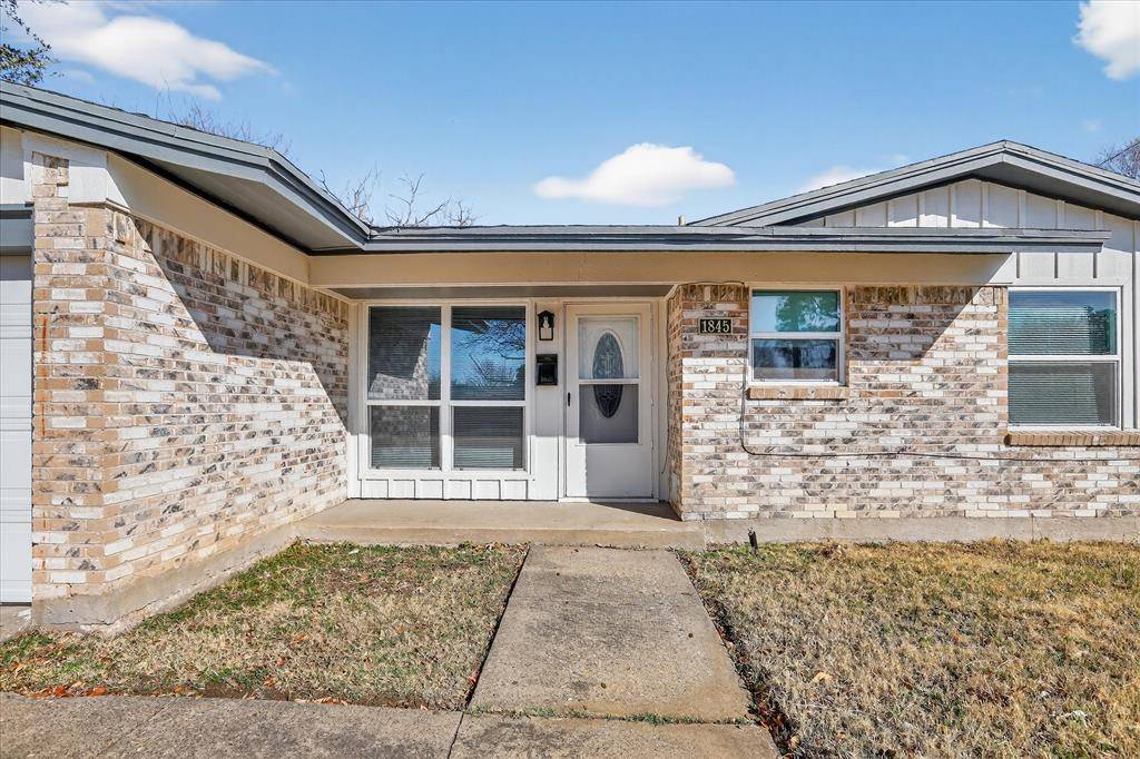 1845 Wintergreen Road, Carrollton, TX 75006