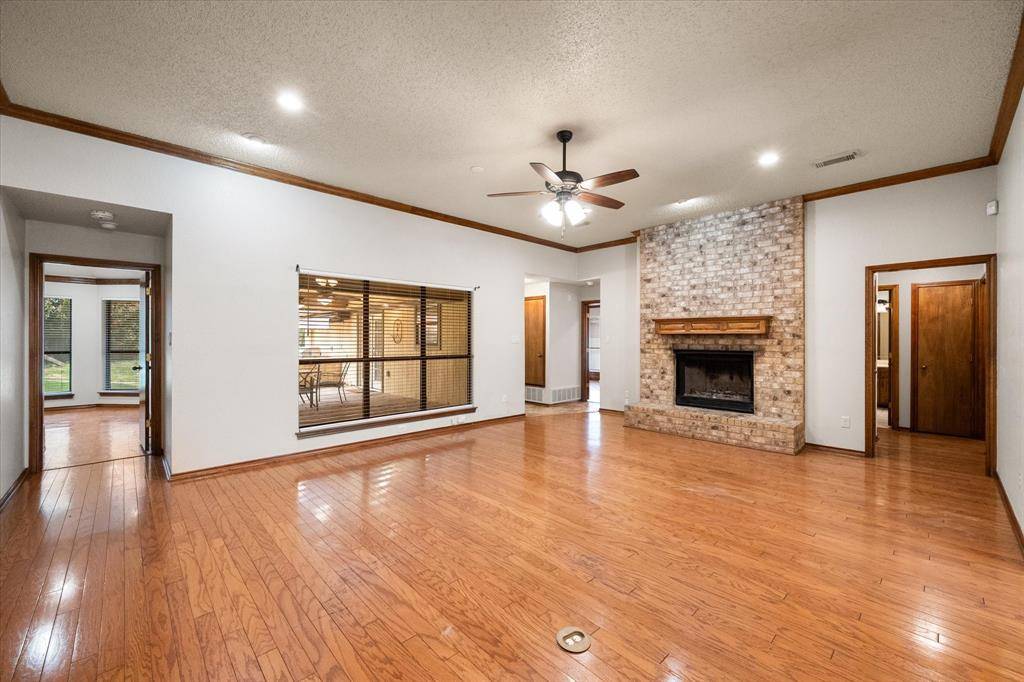 1014 Kingston Drive, Mansfield, TX 76063