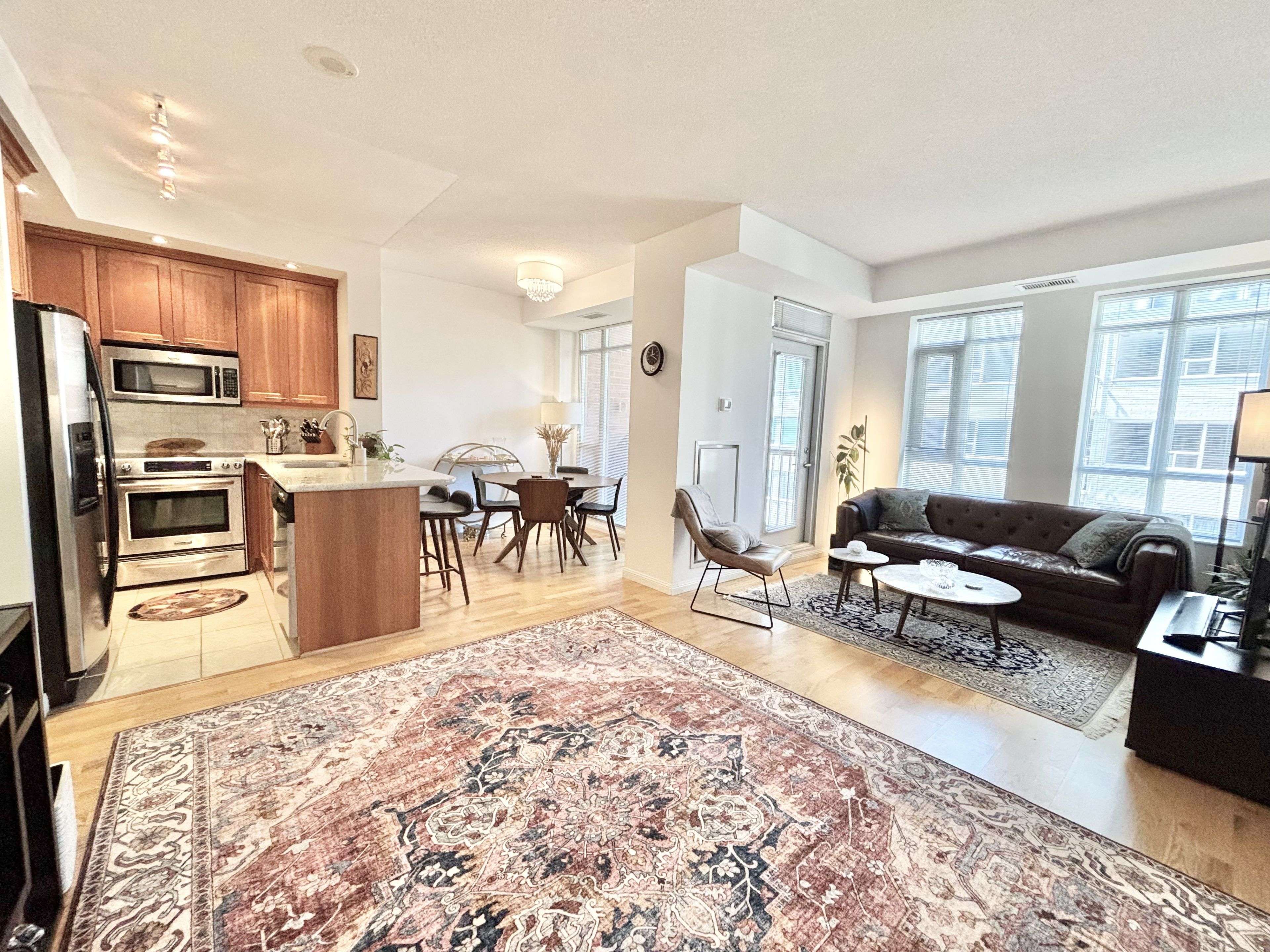 900 Mount Pleasant RD #426, Toronto C10, ON M4P 3J9