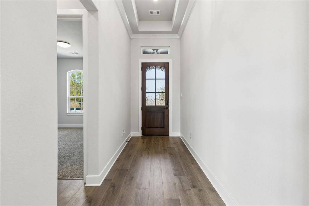 208 Bristol Lane, Azle, TX 76020