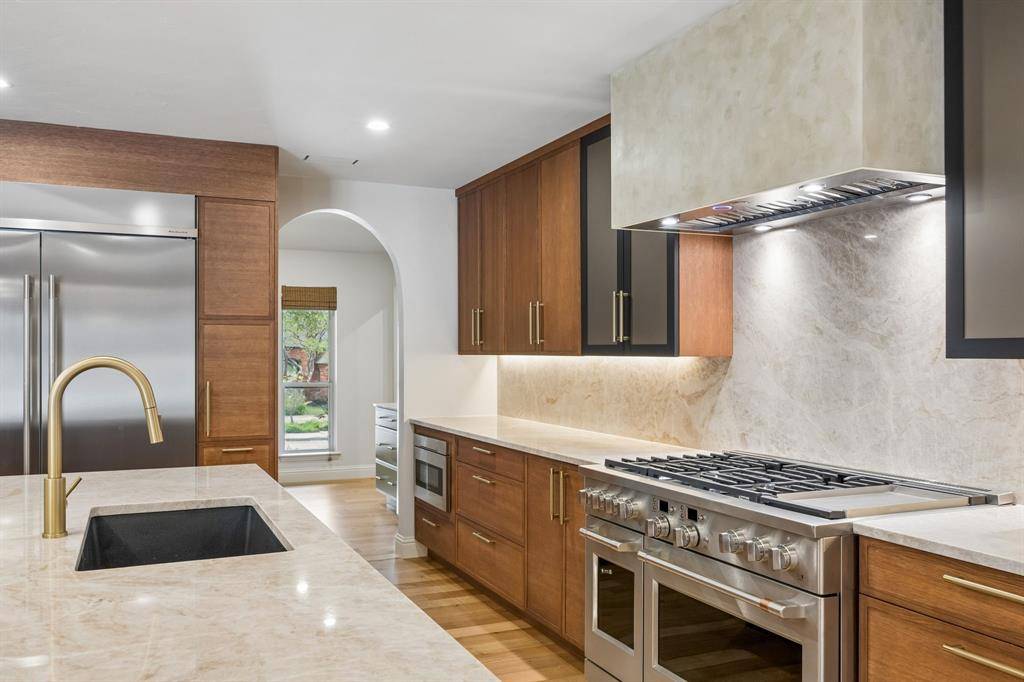 7023 Brookshire Drive, Dallas, TX 75230