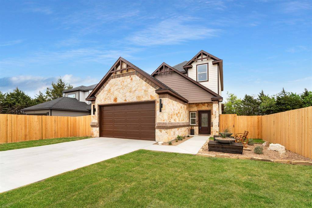 232 Hilltop Drive, Ennis, TX 75119