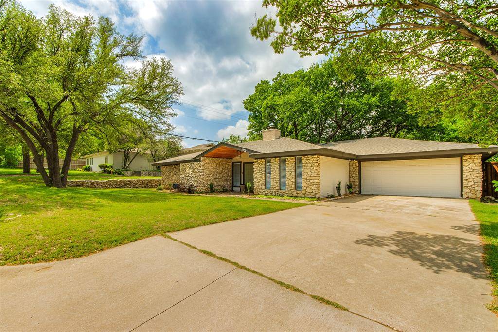 1209 Wade Drive, Bedford, TX 76022
