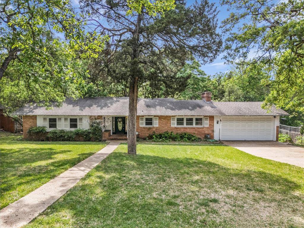 400 Broughton Drive, Woodway, TX 76712