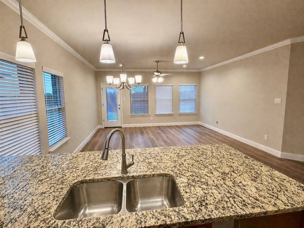 1041 Nighthawk Trail, Alvarado, TX 76009