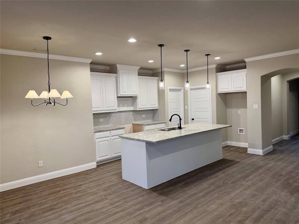 1045 Nighthawk Trail, Alvarado, TX 76009