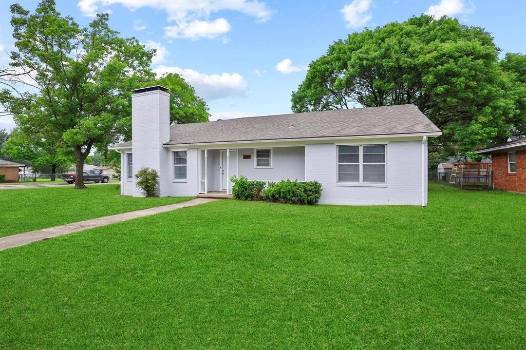 218 Texoma Drive, Whitesboro, TX 76273