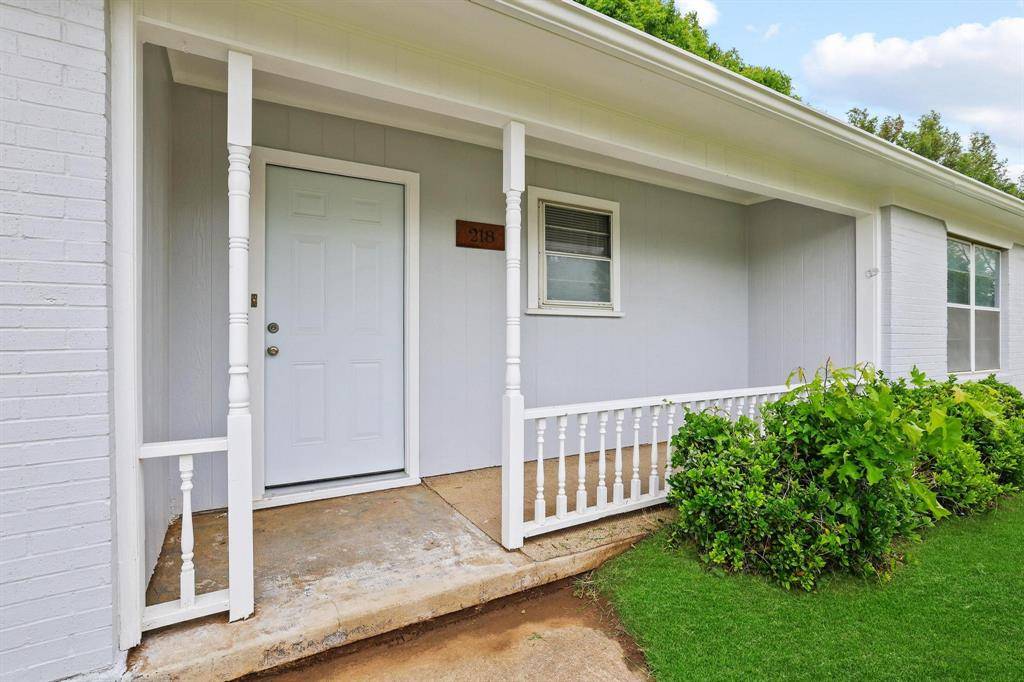 218 Texoma Drive, Whitesboro, TX 76273