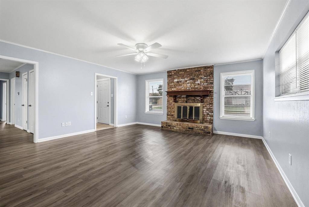 218 Texoma Drive, Whitesboro, TX 76273