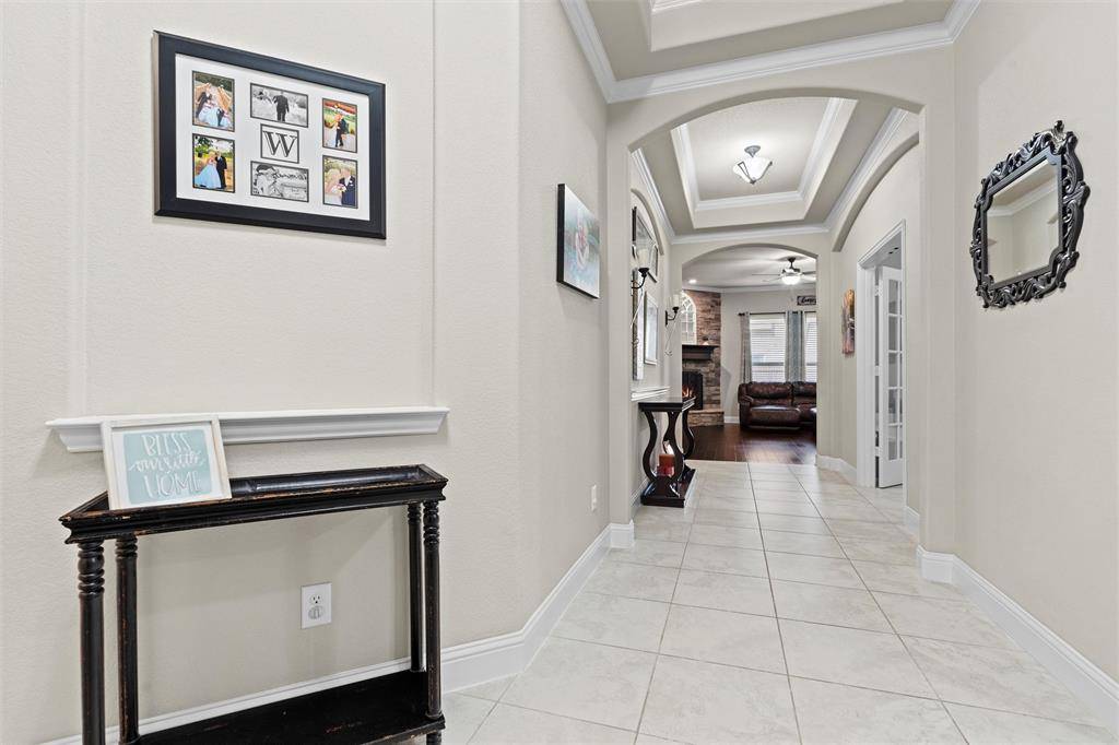 228 Prairie Oak Court, Burleson, TX 76028