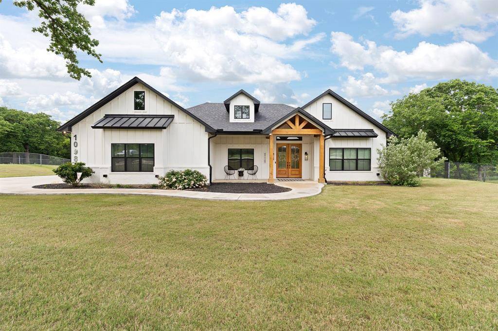 1098 Twin Creeks Drive, Weatherford, TX 76088