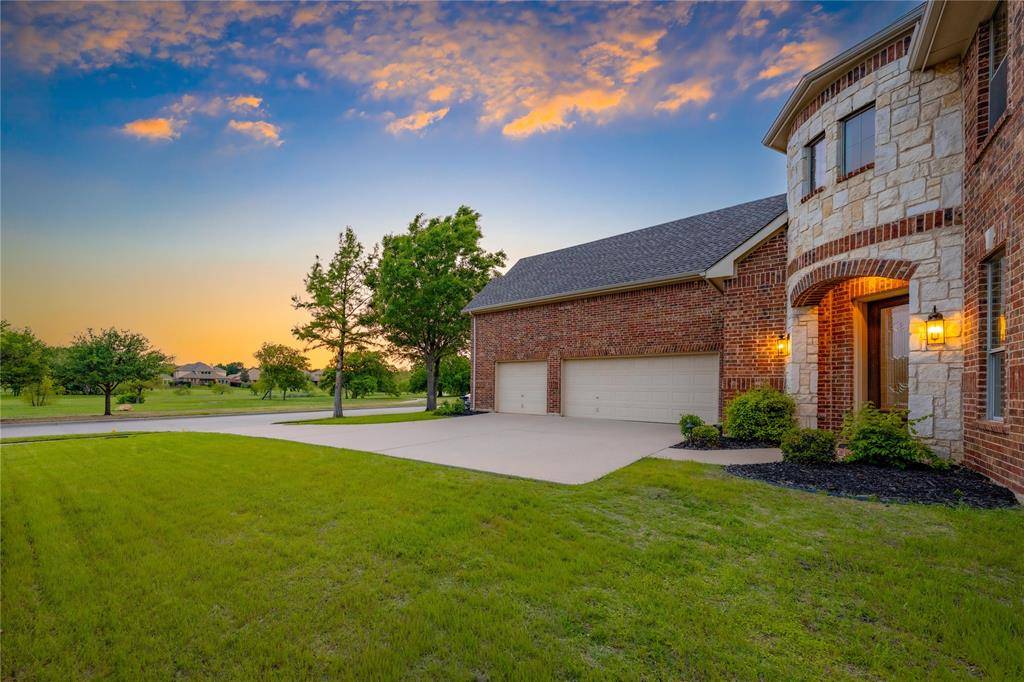 9616 Barksdale Drive, Fort Worth, TX 76244