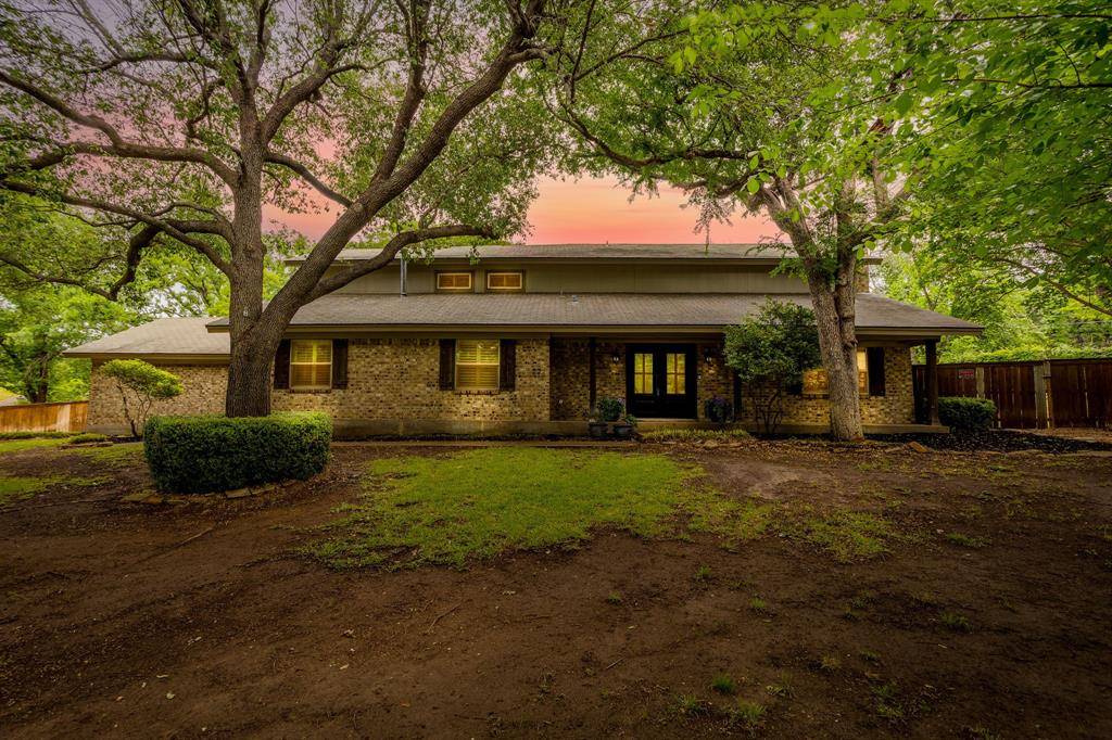 104 Wildwood Court, Azle, TX 76020