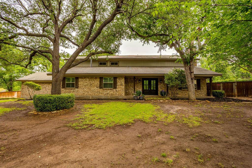 104 Wildwood Court, Azle, TX 76020