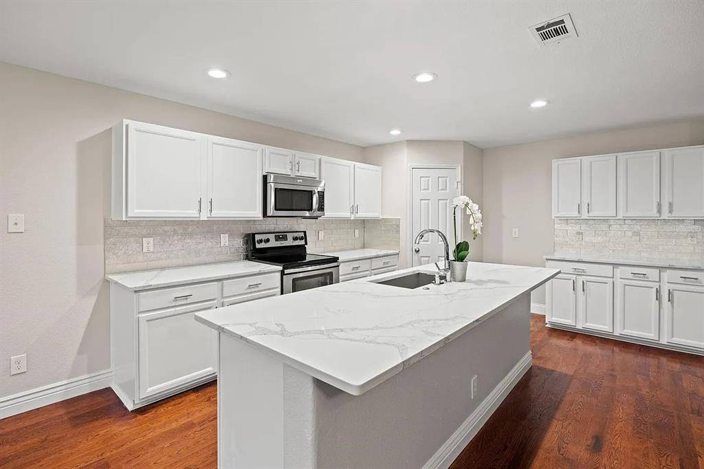 1409 Nicholas Lane, Little Elm, TX 75068