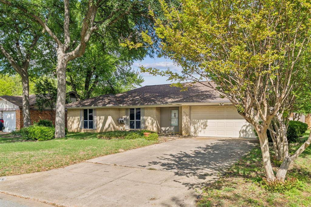 7016 Briardale Drive, North Richland Hills, TX 76182