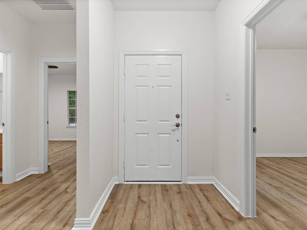 4524 Grassy Glen Drive, Fort Worth, TX 76244