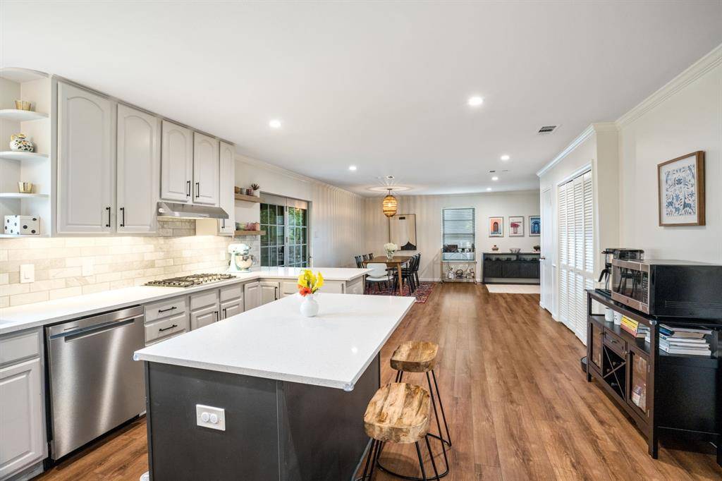 8521 Sweetwater Drive, Dallas, TX 75228