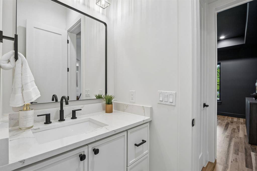 6915 Middle Cove Drive, Dallas, TX 75248