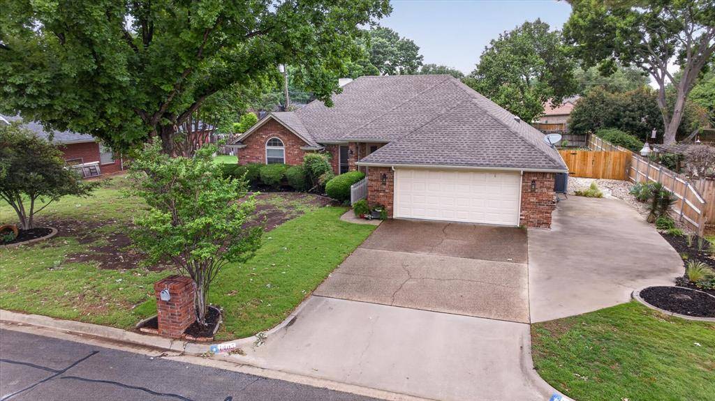 1405 5th Street, Granbury, TX 76048