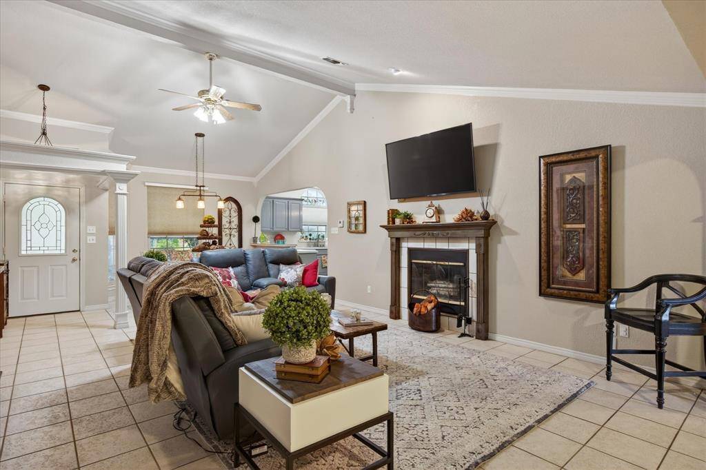 1405 5th Street, Granbury, TX 76048