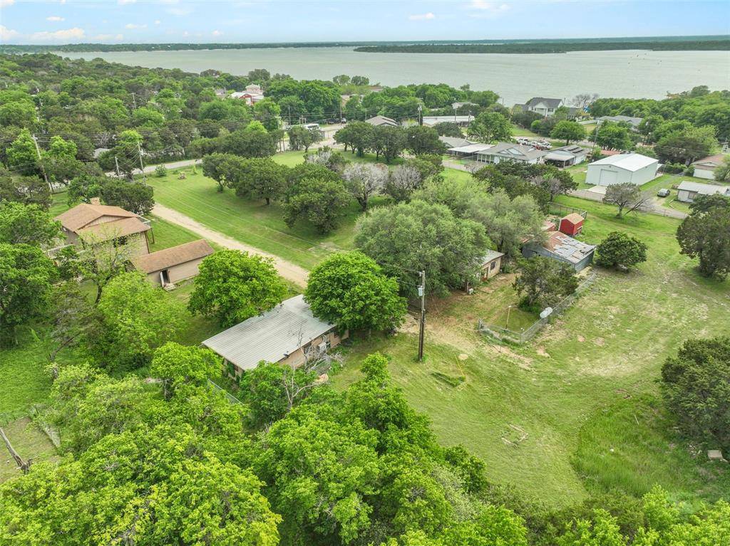 000 Linda Lee Crossing, Whitney, TX 76692