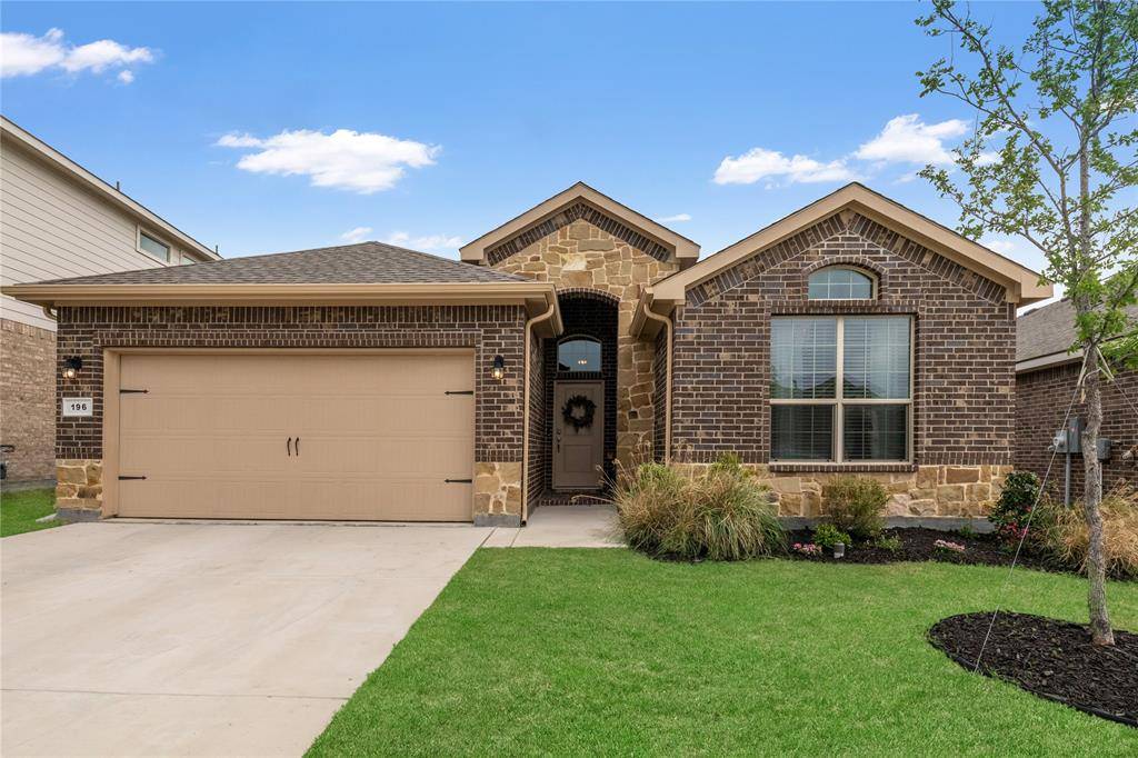 196 Tanager Drive, Rhome, TX 76078