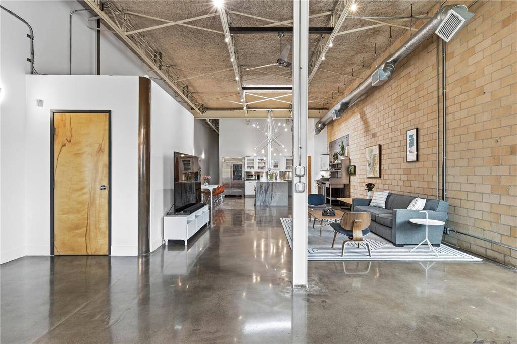 335 S Hall Street, Dallas, TX 75226